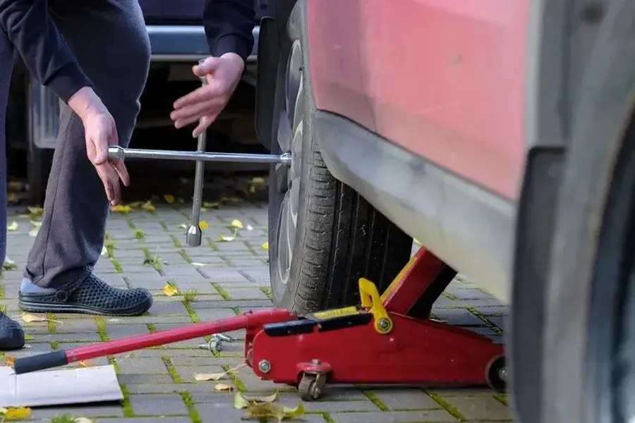 Roadside Tire Service Tips For Avoiding Further Vehicle Damage Dallas, TX Roadside Tire Service Tips For Avoiding Further Vehicle Damage Dallas, TX